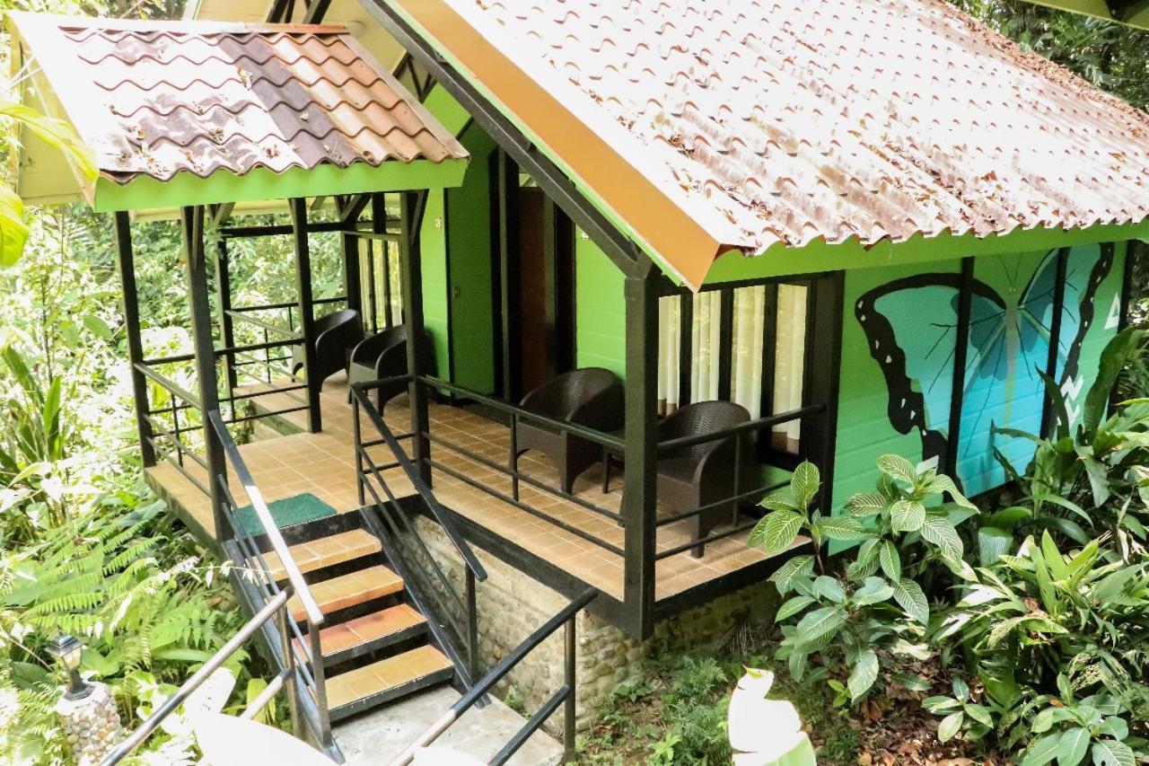 Tapirus Lodge And Reserve Carrillo  Exterior photo